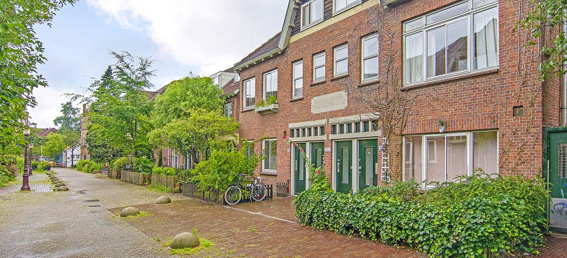 IJplein & Vogelwijk Amsterdam Neighborhood Photo