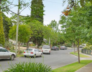 Alphington, Victoria, Melbourne, suburb, guide, neighborhood Neighborhood Photo